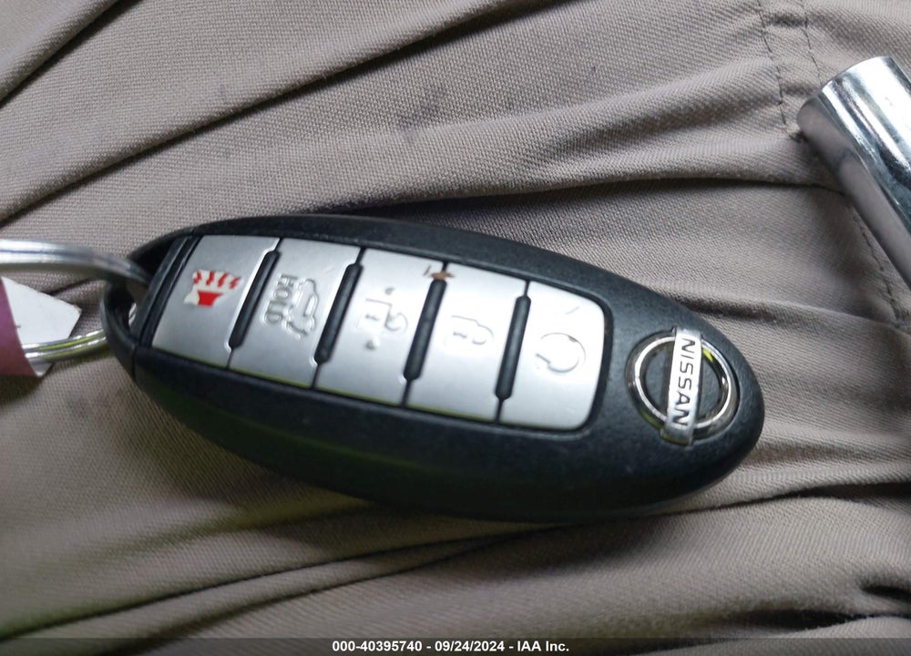2013 NISSAN PATHFINDER SL VIN: 5N1AR2MM7DC610707