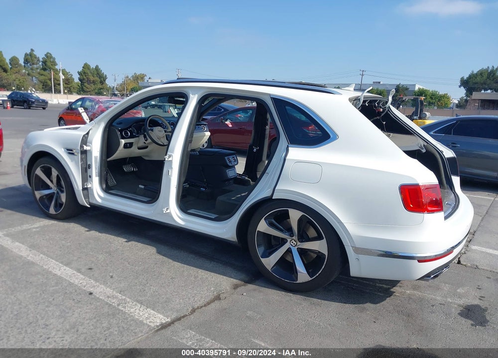2020 BENTLEY BENTAYGA HYBRID VIN: SJAAJ2ZV5LC027470