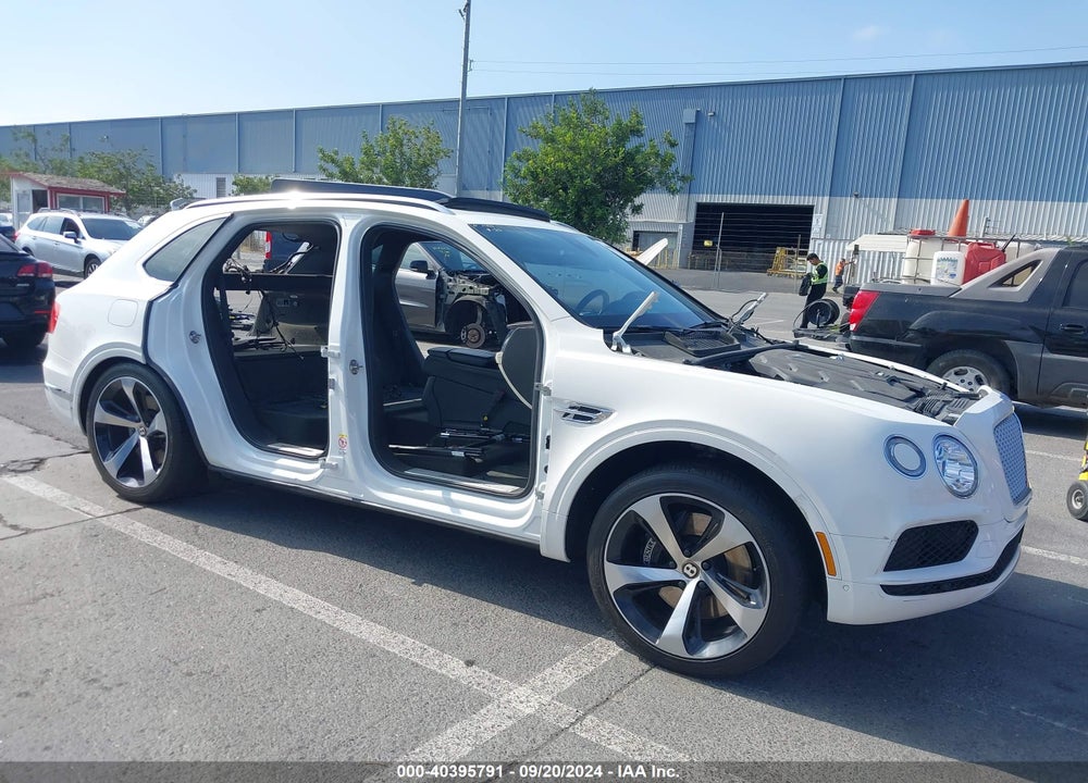 2020 BENTLEY BENTAYGA HYBRID VIN: SJAAJ2ZV5LC027470