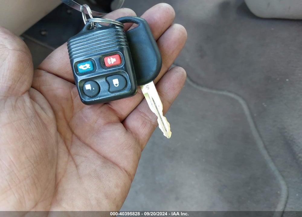 2004 FORD TAURUS SES VIN: 1FAFP55U34A151466