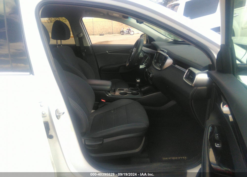 2019 KIA SORENTO 2.4L LX VIN: 5XYPGDA33KG435473