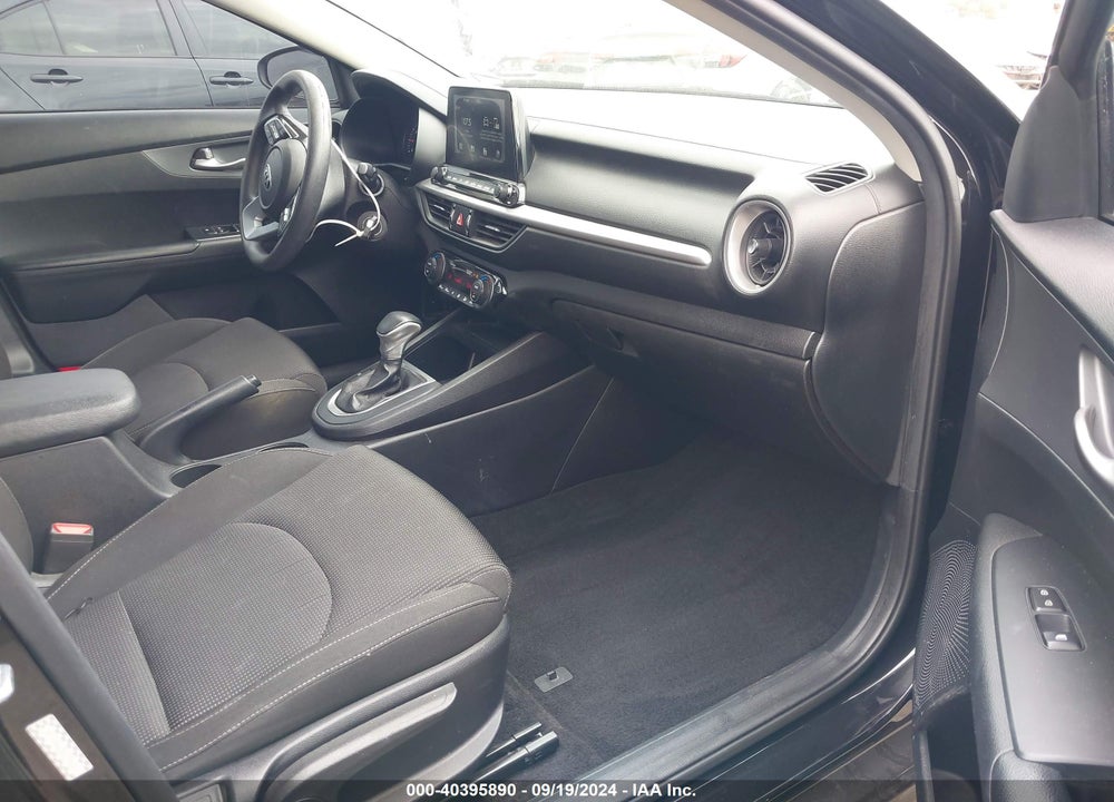 2019 KIA FORTE LXS VIN: 3KPF24AD3KE095063
