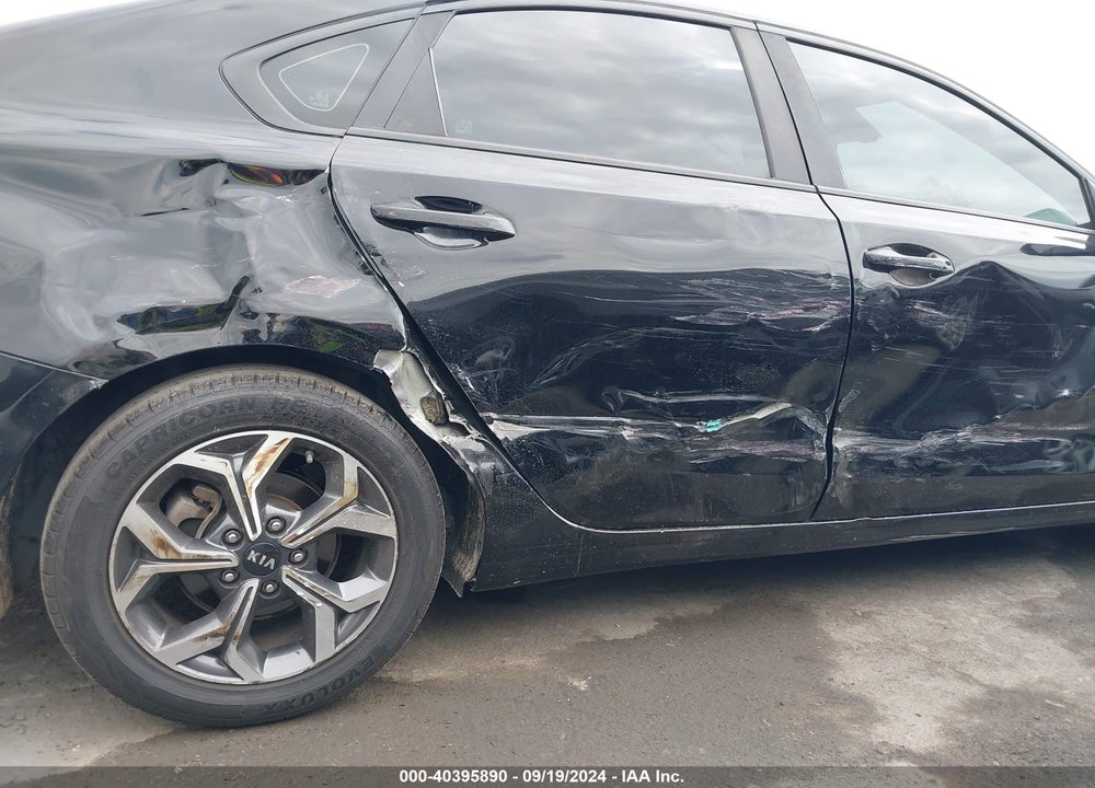 2019 KIA FORTE LXS VIN: 3KPF24AD3KE095063