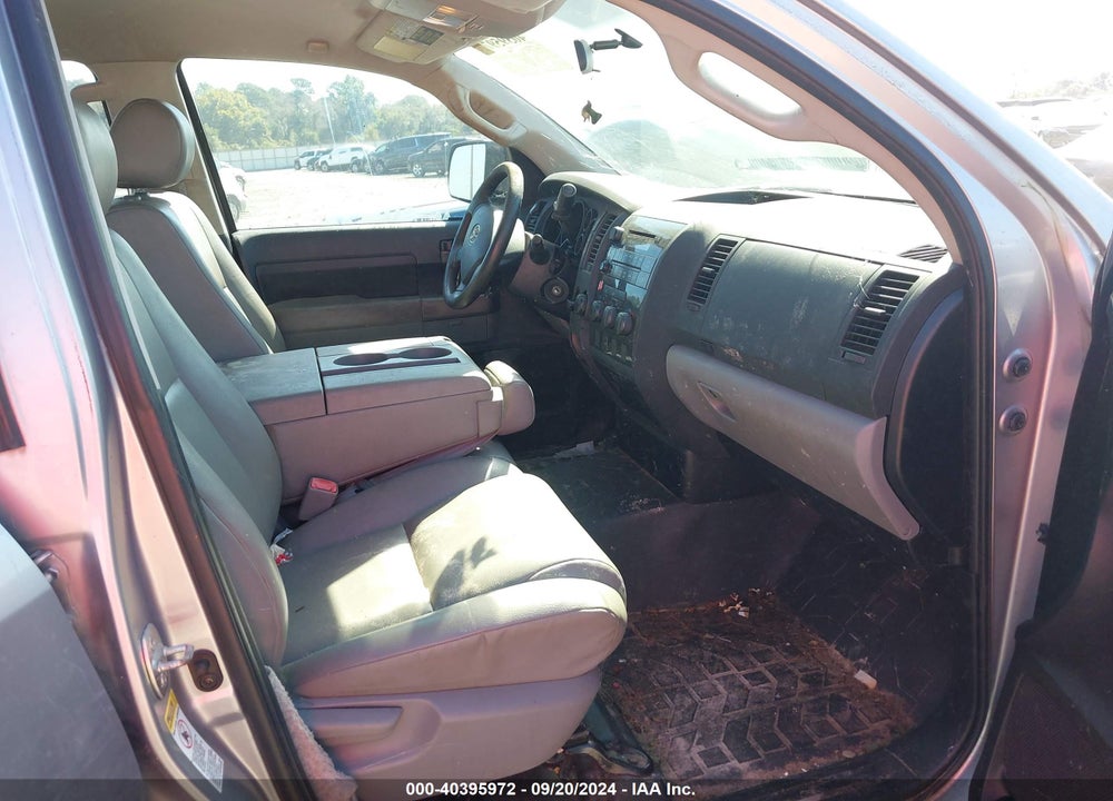 2011 TOYOTA TUNDRA GRADE 5.7L V8 VIN: 5TFRY5F15BX102966