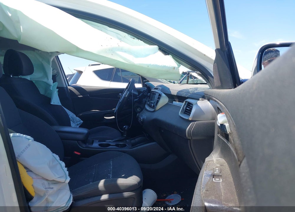 2017 KIA SORENTO 3.3L LX VIN: 5XYPGDA53HG216328