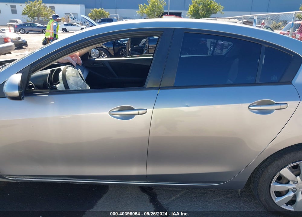 2013 MAZDA 3 I SPORT VIN: JM1BL1UP5D1782213