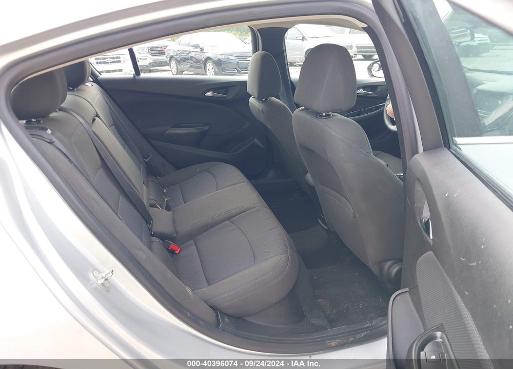 2018 CHEVROLET CRUZE VIN: 1G1BE5SM8J7161074