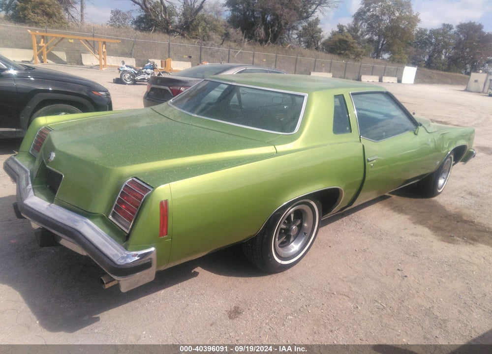1976 PONTIAC GRAND PRIX VIN: 2J57M6P241810