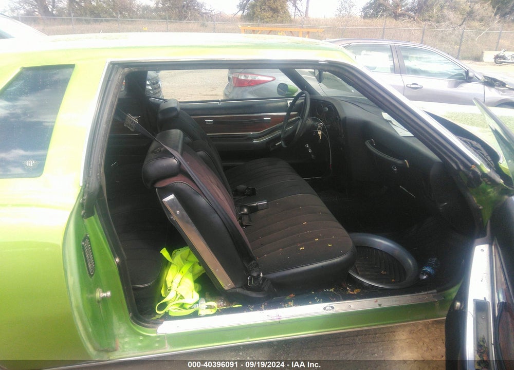 1976 PONTIAC GRAND PRIX VIN: 2J57M6P241810