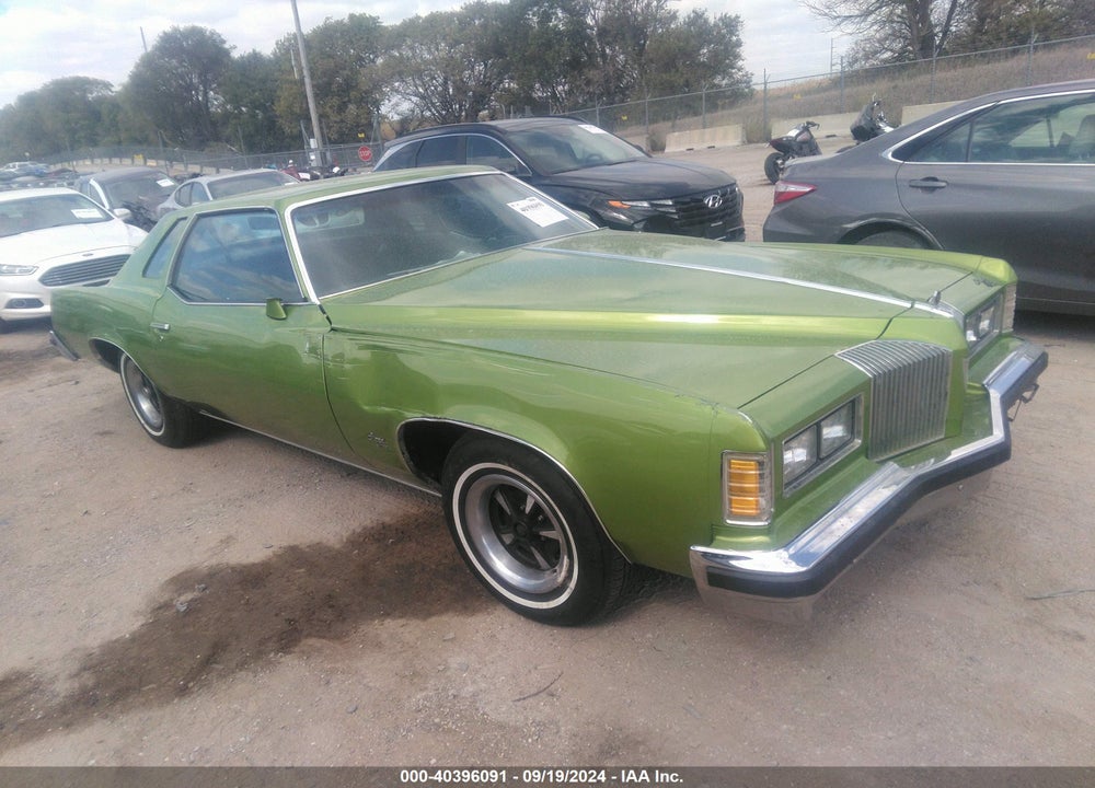 1976 PONTIAC GRAND PRIX VIN: 2J57M6P241810