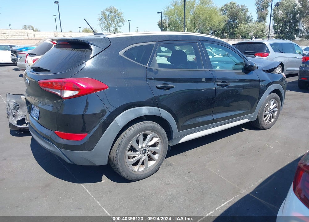 2017 HYUNDAI TUCSON SE VIN: KM8J33A46HU442036