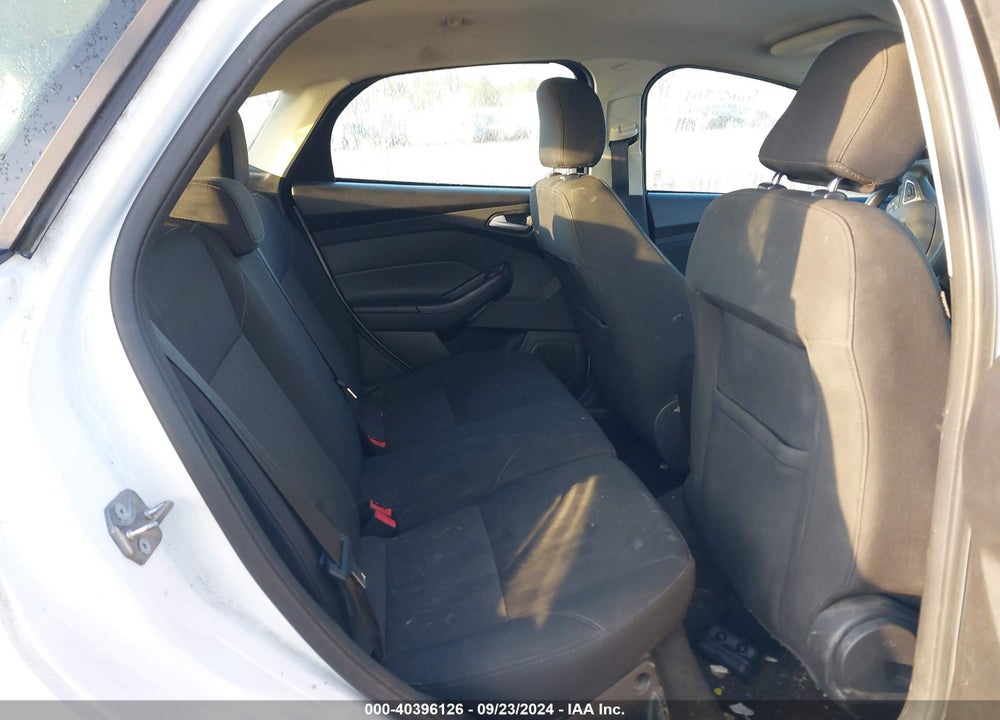 2017 FORD FOCUS SE VIN: 1FADP3K23HL296614