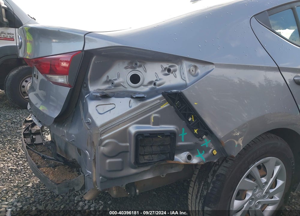 2017 HYUNDAI ELANTRA SE VIN: 5NPD74LF5HH126678