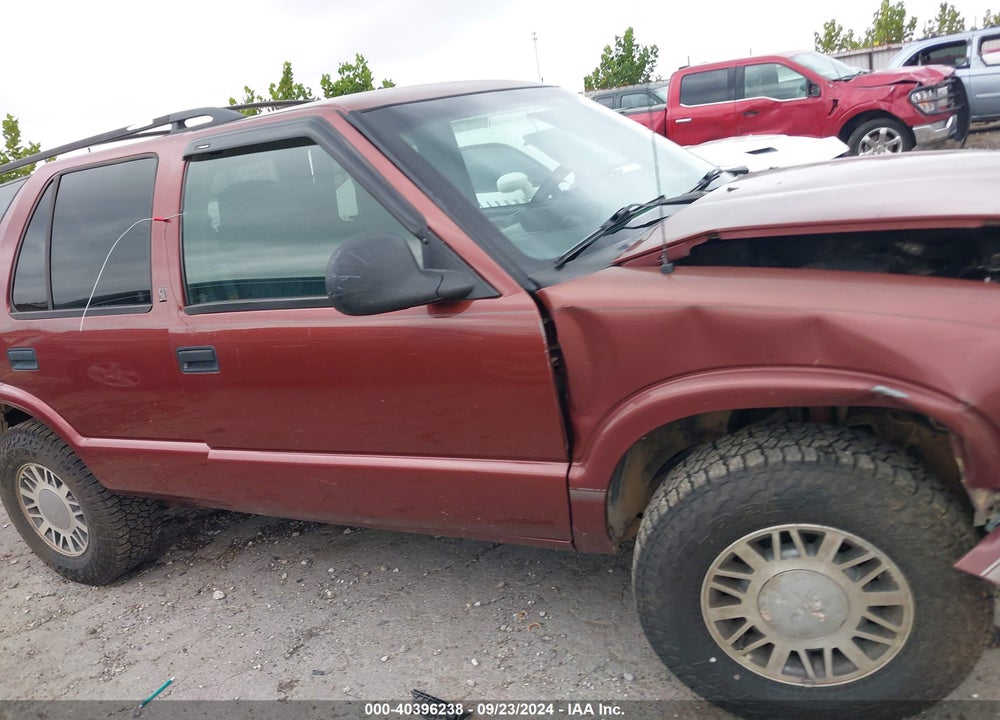 1998 GMC JIMMY SLS VIN: 1GKDT13WXW2517273