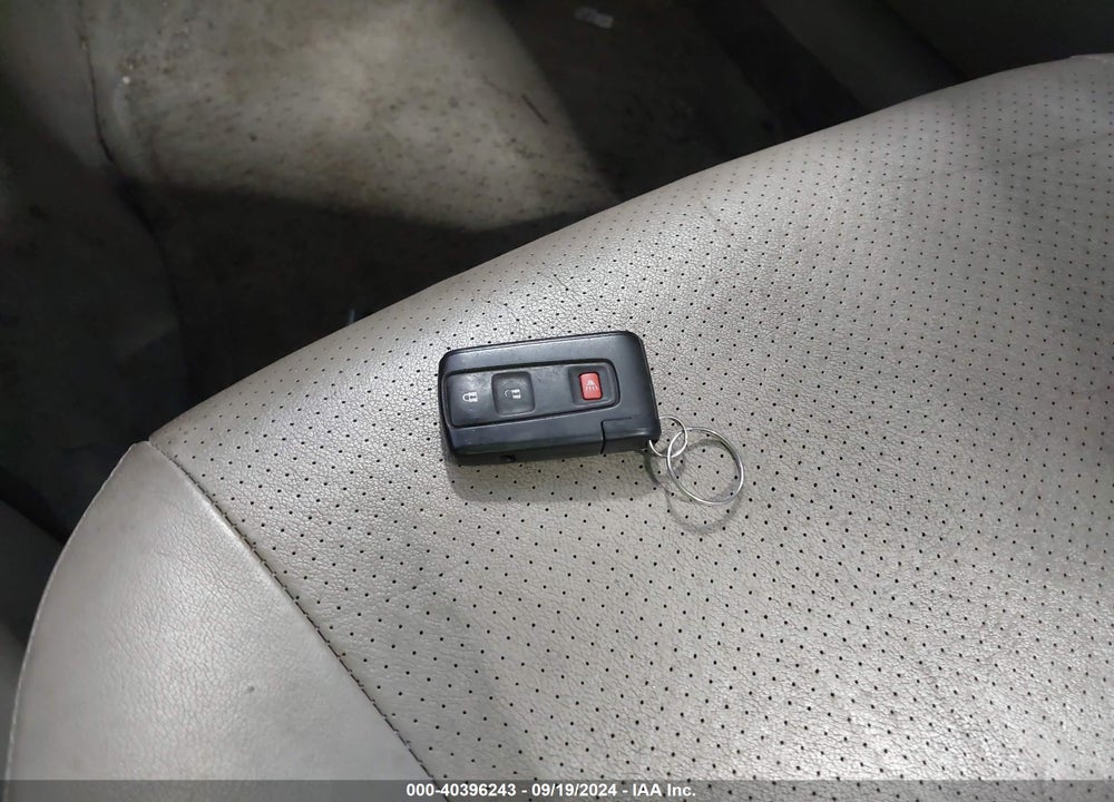 2008 TOYOTA PRIUS VIN: JTDKB20U687813184