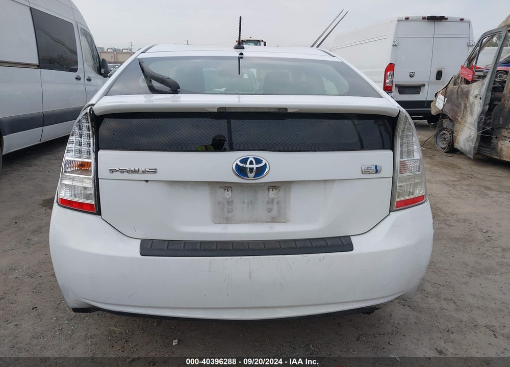 2011 TOYOTA PRIUS TWO VIN: JTDKN3DU6B5304187