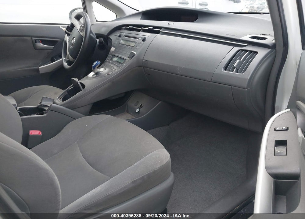 2011 TOYOTA PRIUS TWO VIN: JTDKN3DU6B5304187