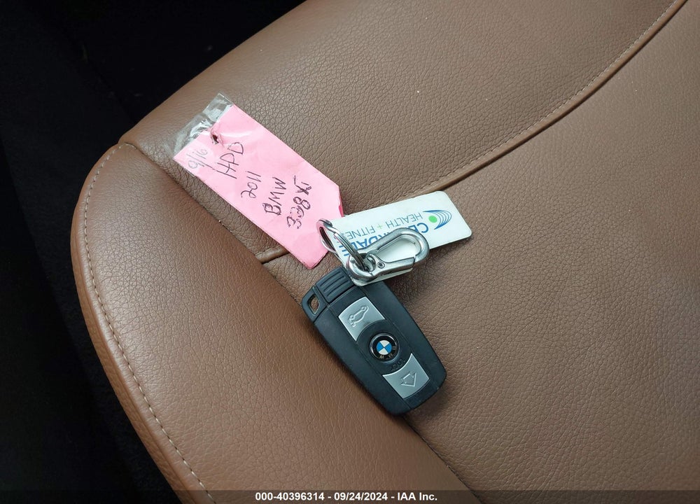 2011 BMW 328I XDRIVE VIN: WBAPK7G56BNN70235