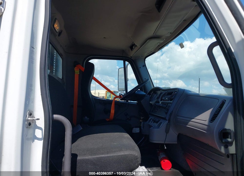 2017 FREIGHTLINER M2 106 VIN: 1FVHCYCY9HHJB0990