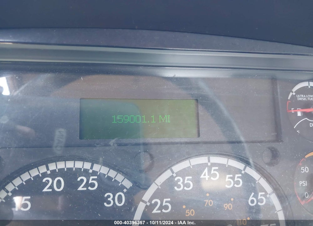 2017 FREIGHTLINER M2 106 VIN: 1FVHCYCY9HHJB0990