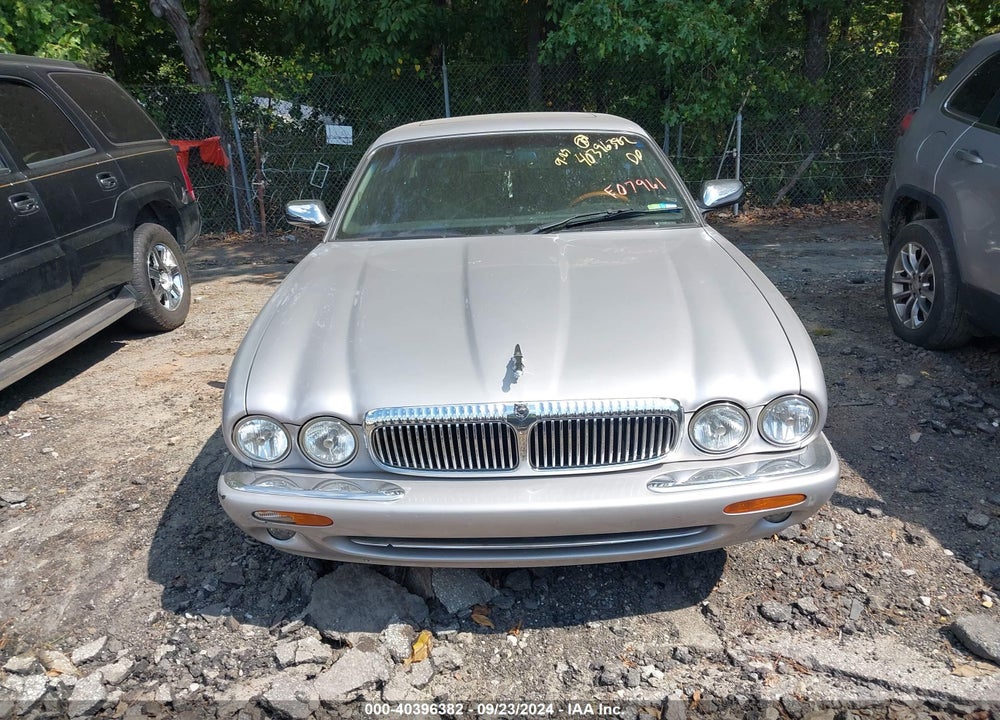 2000 JAGUAR XJ8 VANDEN PLAS VIN: SAJDA24C7YLF07961