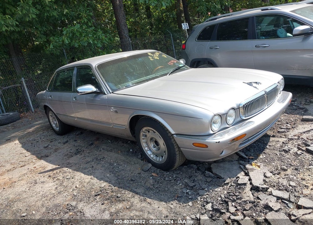 2000 JAGUAR XJ8 VANDEN PLAS VIN: SAJDA24C7YLF07961