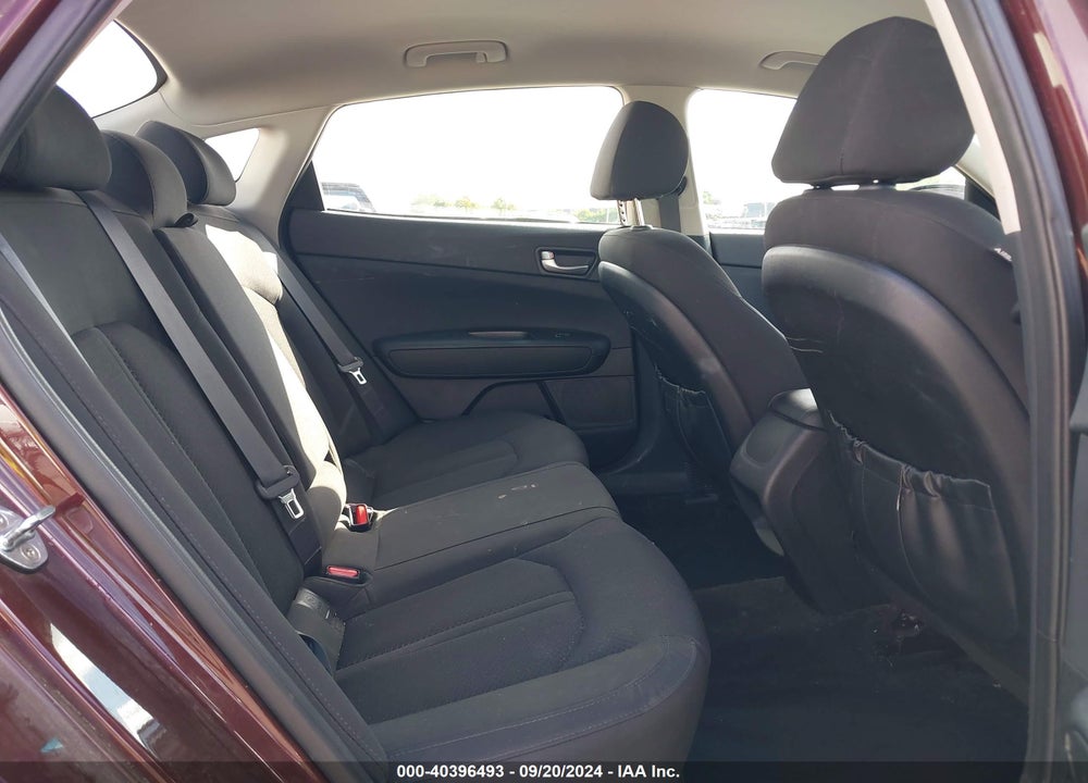 2018 KIA OPTIMA LX VIN: 5XXGT4L33JG219330
