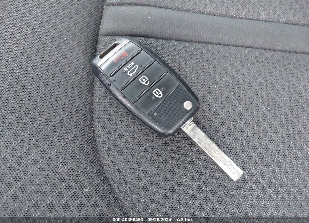 2018 KIA OPTIMA LX VIN: 5XXGT4L33JG219330