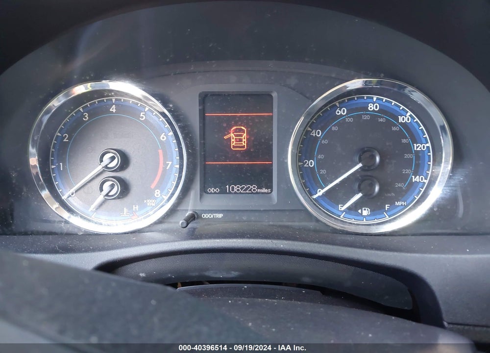 2019 TOYOTA COROLLA LE VIN: 2T1BURHE5KC238985