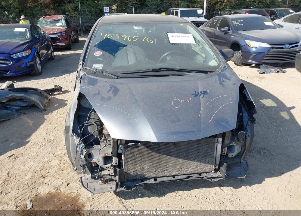 2013 HONDA FIT VIN: JHMGE8H30DC037680