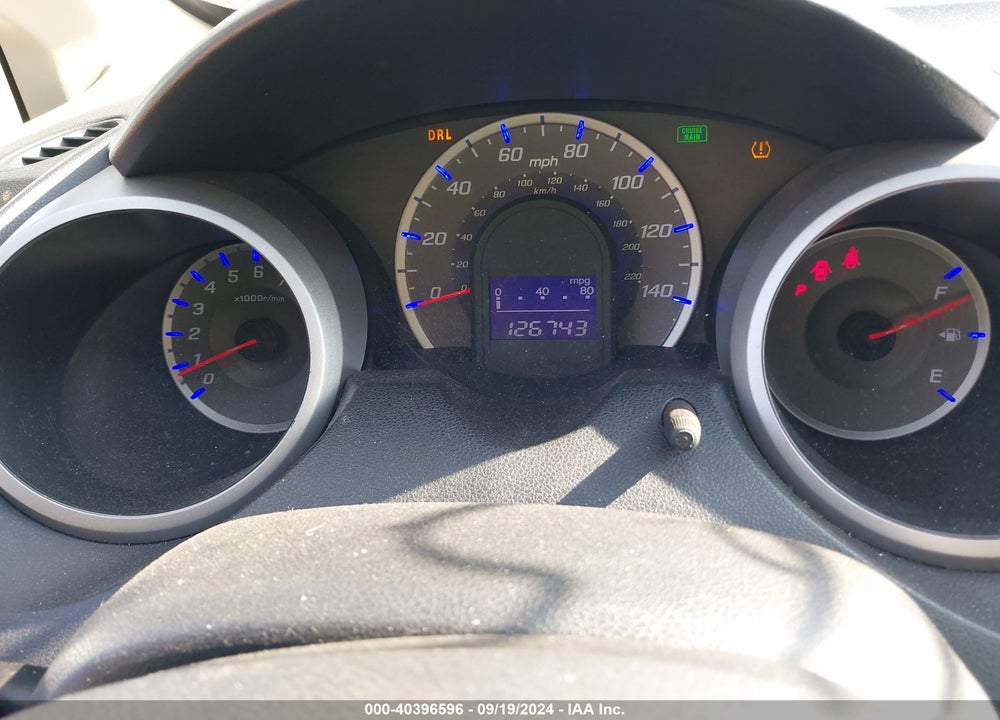 2013 HONDA FIT VIN: JHMGE8H30DC037680