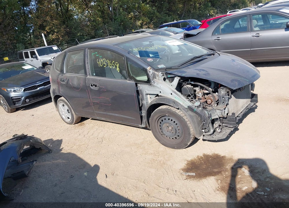 2013 HONDA FIT VIN: JHMGE8H30DC037680