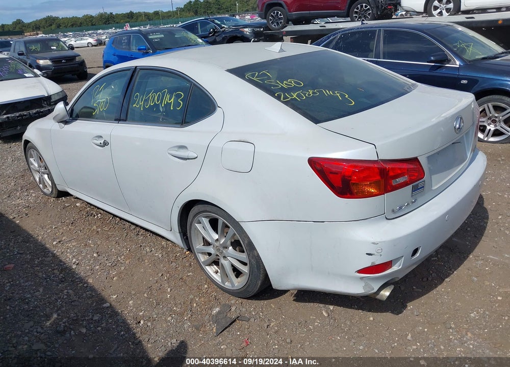 2007 LEXUS IS 350 VIN: JTHBE262X75015907