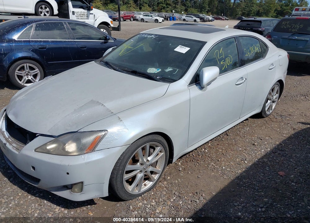 2007 LEXUS IS 350 VIN: JTHBE262X75015907