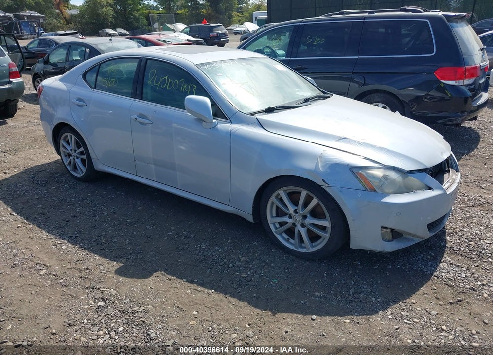 2007 LEXUS IS 350 VIN: JTHBE262X75015907