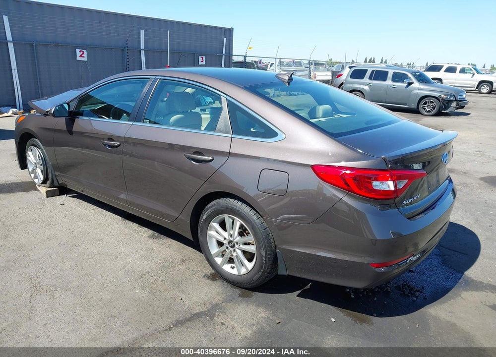 2015 HYUNDAI SONATA SE VIN: 5NPE24AF8FH145406