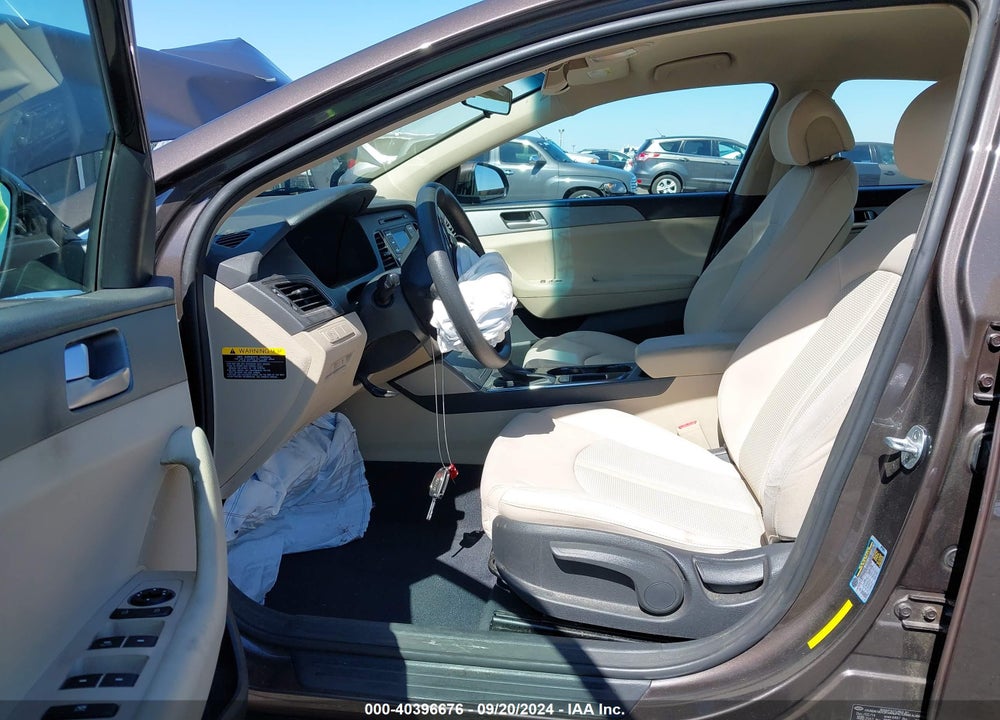 2015 HYUNDAI SONATA SE VIN: 5NPE24AF8FH145406