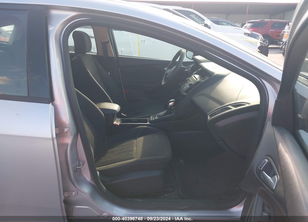 2015 FORD FOCUS SE VIN: 1FADP3K25FL223547