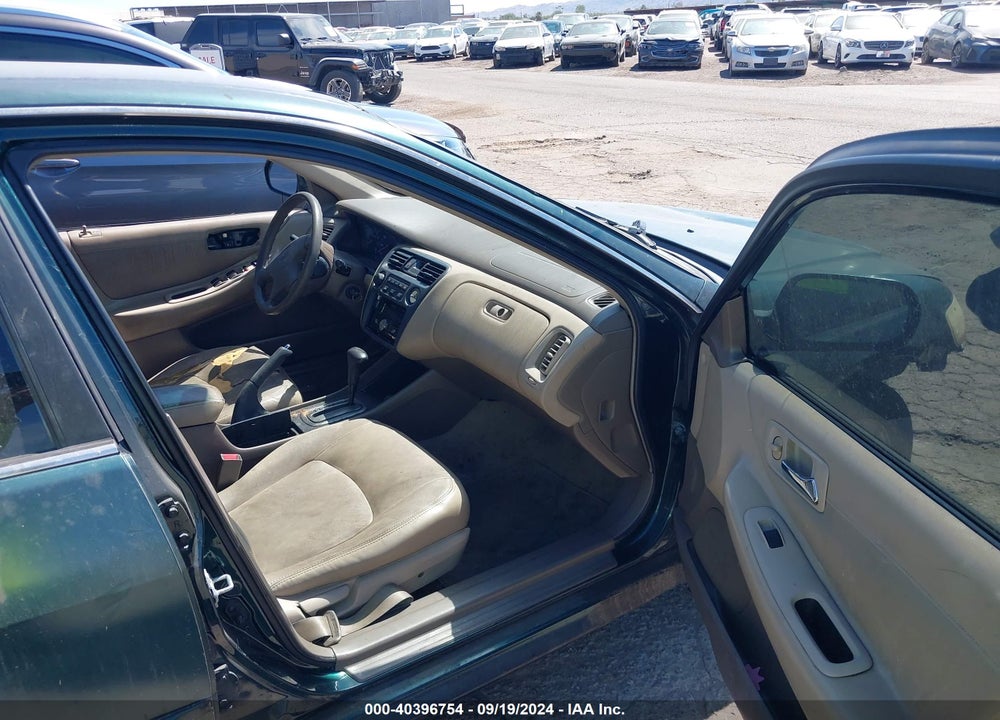 2001 HONDA ACCORD 2.3 LX VIN: JHMCG66551C015655