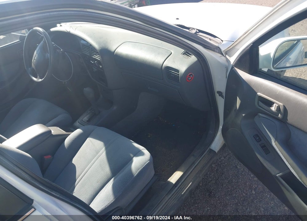 1996 TOYOTA CAMRY LE VIN: 4T1EF12K0TU118129