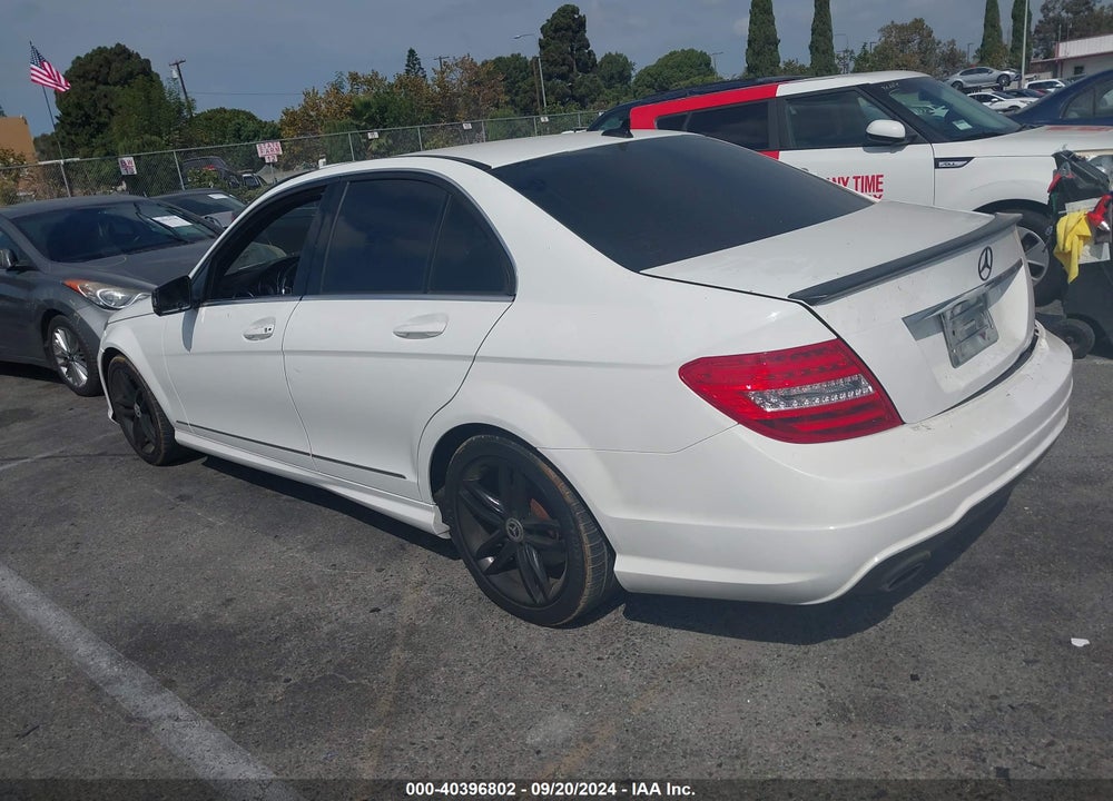 2014 MERCEDES-BENZ C 250 LUXURY/SPORT VIN: WDDGF4HB7EA959803