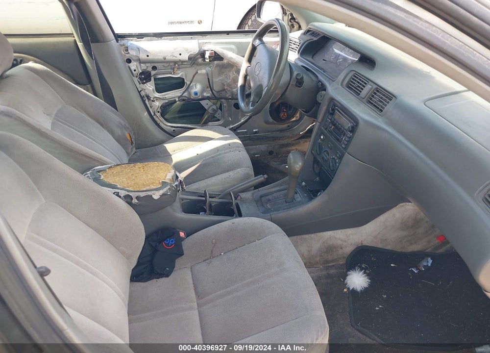 2000 TOYOTA CAMRY CE VIN: 4T1BG22K2YU700486