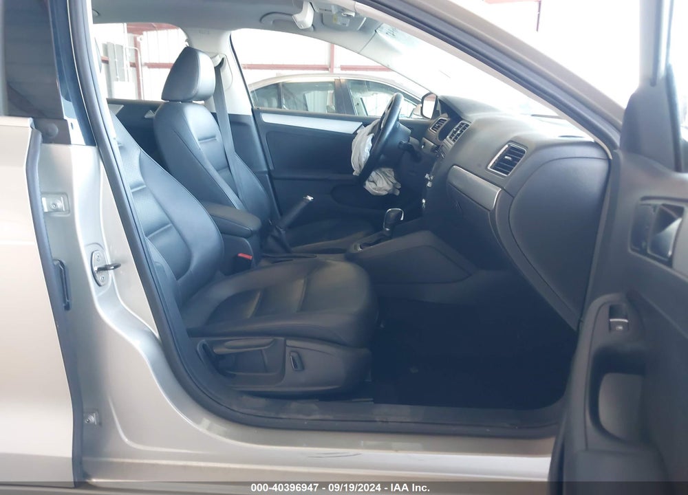 2014 VOLKSWAGEN JETTA 1.8T SE VIN: 3VWD17AJ1EM286554
