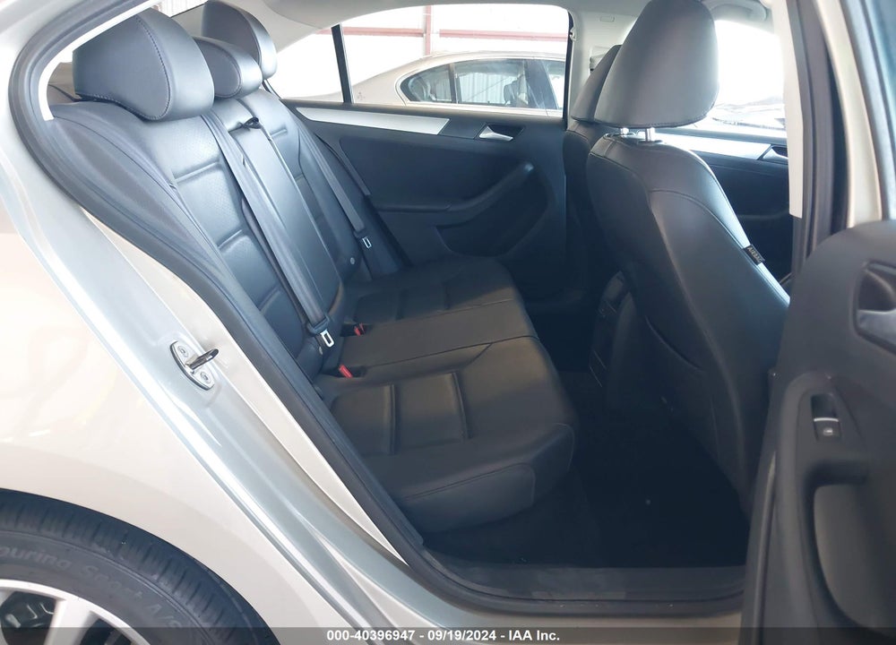 2014 VOLKSWAGEN JETTA 1.8T SE VIN: 3VWD17AJ1EM286554
