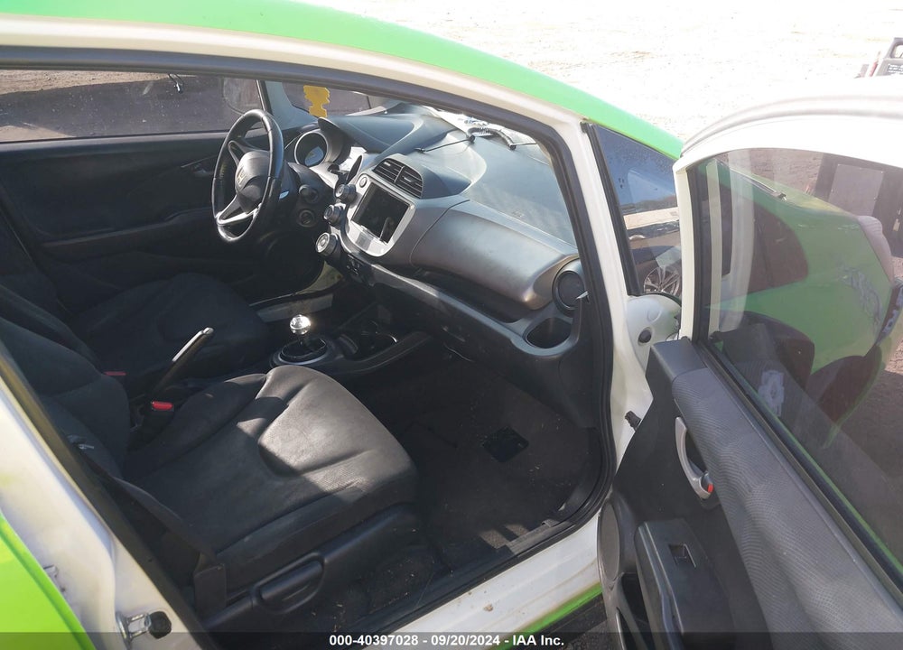 2011 HONDA FIT SPORT VIN: JHMGE8G58BC018648