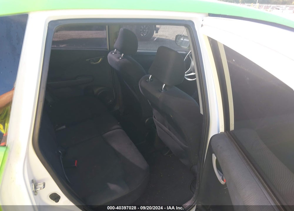 2011 HONDA FIT SPORT VIN: JHMGE8G58BC018648