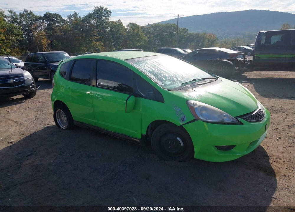 2011 HONDA FIT SPORT VIN: JHMGE8G58BC018648