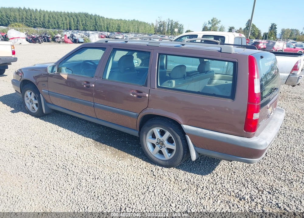 1998 VOLVO V70 AWD VIN: YV1LZ5647W2477655