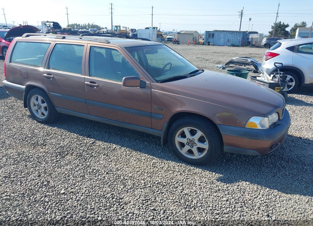 1998 VOLVO V70 AWD VIN: YV1LZ5647W2477655