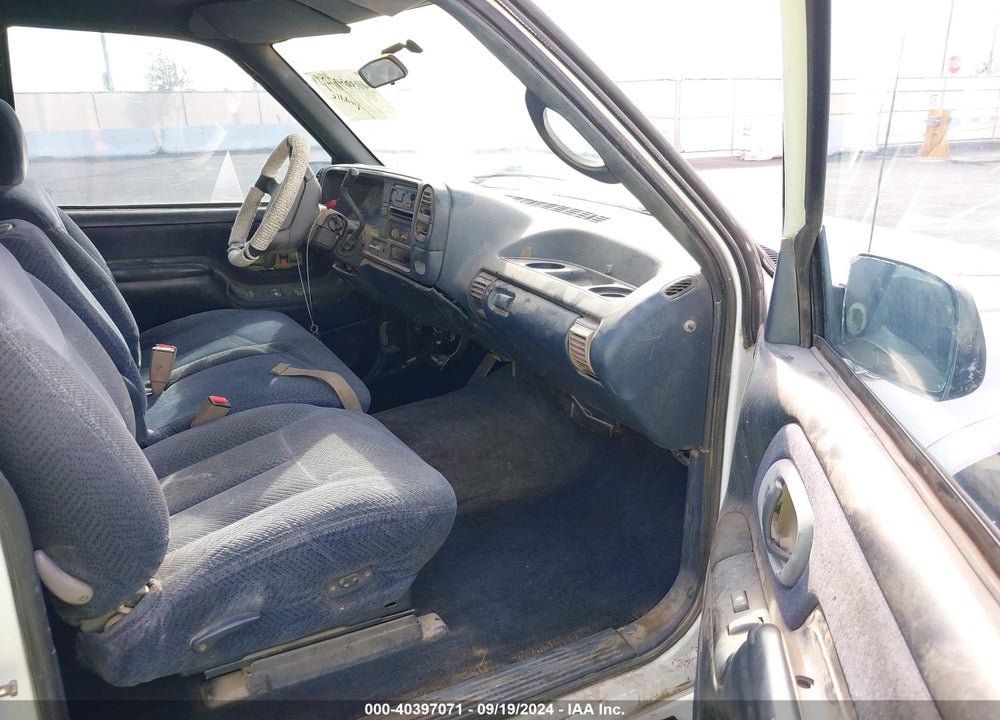 1996 CHEVROLET GMT-400 C1500 VIN: 2GCEC19R0T1198544